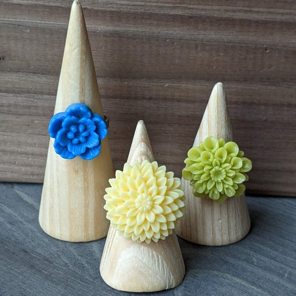 Floral Resin Rings Set of 3 - Blue Cherry Blossom, Yellow Mum, Green Dahlia - Picture 3 of 13
